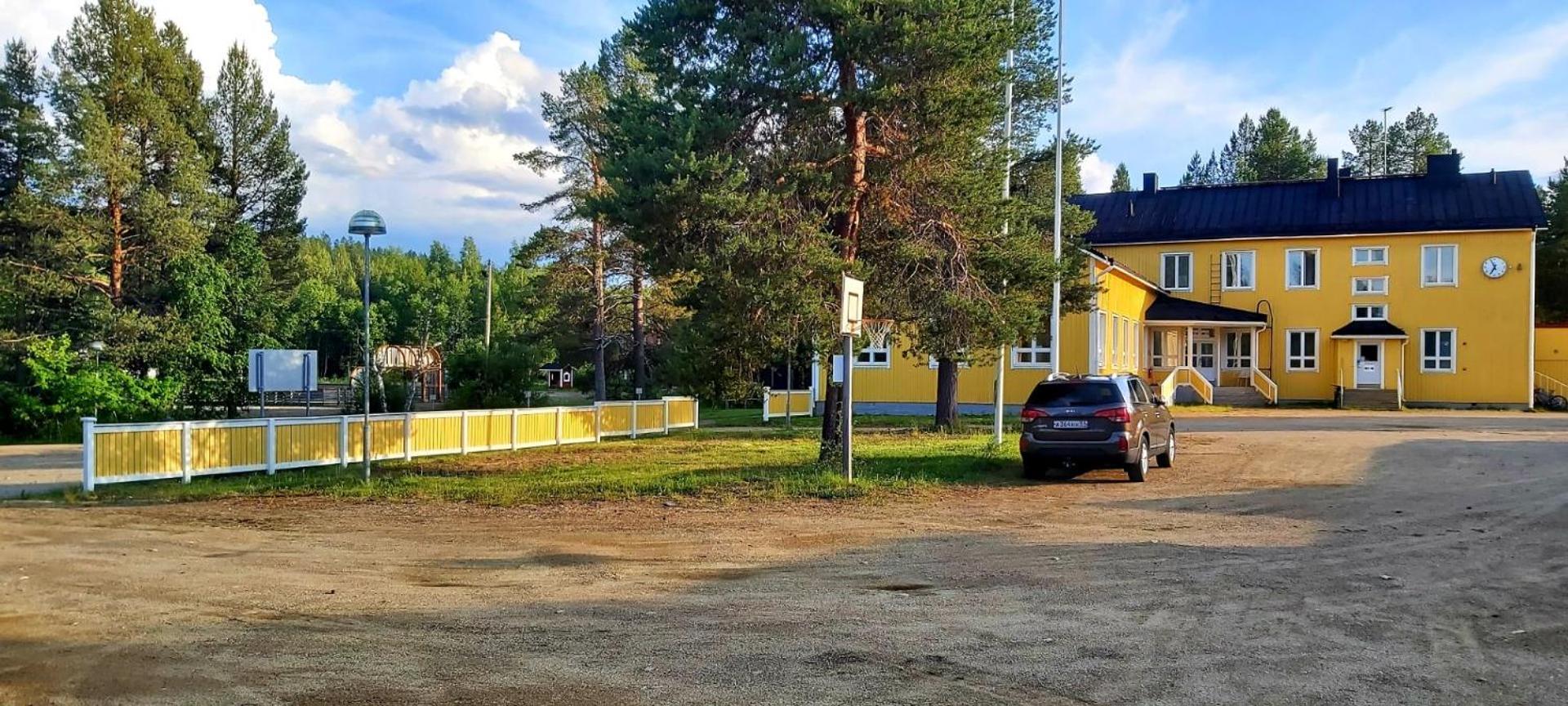 Kuukkeli Ivalo Airport Inn Exterior foto